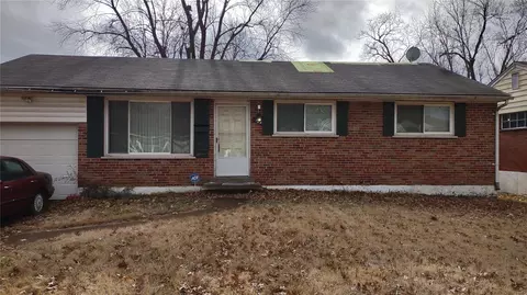 904 Teurville Dr, Saint Louis, MO 63137