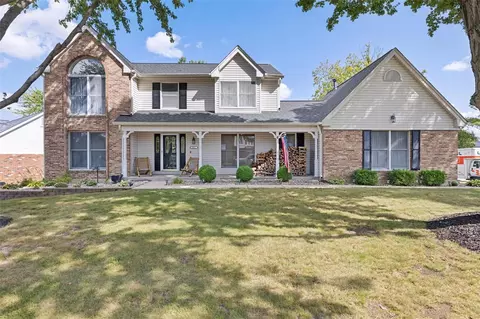 2022 Autumn Wood Dr, Saint Charles, MO 63303
