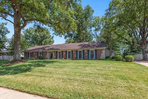 191 River Valley Dr, Chesterfield, MO 63017