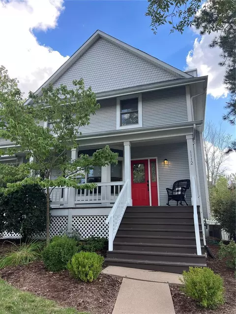 1112 Hawken Pl, Webster Groves, MO 63119