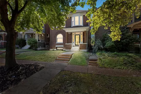 3818 De Tonty St, Saint Louis, MO 63110