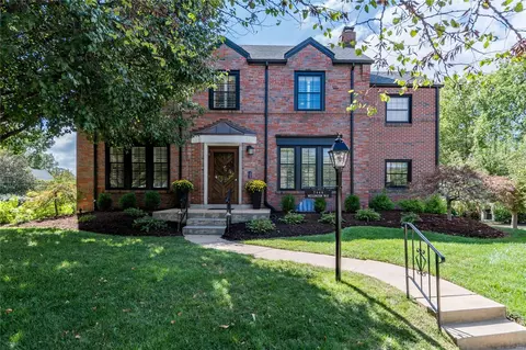 7464 Wellington Way, Saint Louis, MO 63105