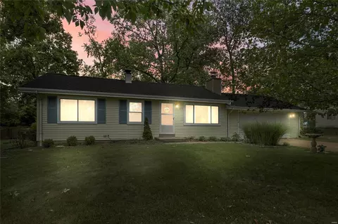 222 Victor Ct, Ballwin, MO 63021 photo 2