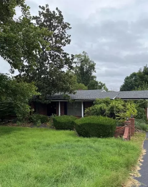 918 Fernview Dr, Saint Louis, MO 63141