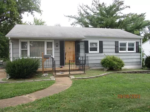 1129 Highmont Dr, Saint Louis, MO 63135