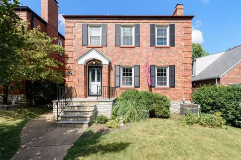 6605 Pernod Ave, Saint Louis, MO 63139