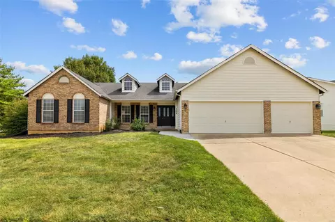 108 Beacon Hill Dr, Saint Charles, MO 63301