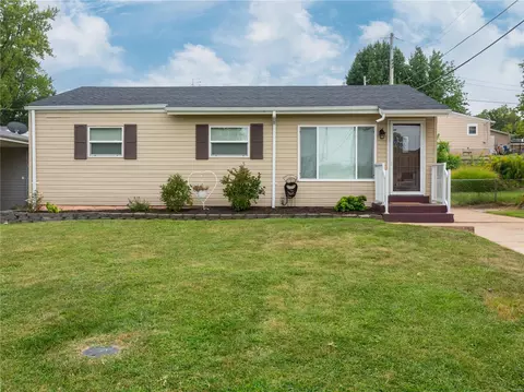 4212 Sweet Gum Dr, Saint Louis, MO 63125