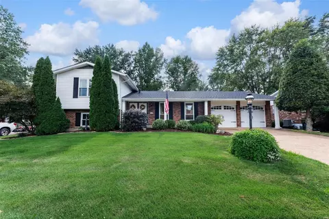 14357 Gillon Ct, Florissant, MO 63034