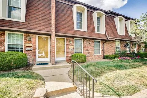 4263 Forest De Vl, Saint Louis, MO 63129