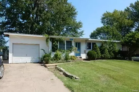1965 Flamingo Dr, Florissant, MO 63031