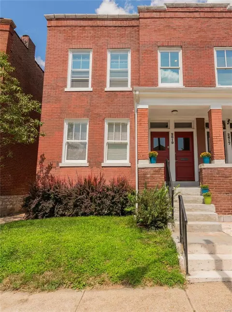 2619 Armand Pl, Saint Louis, MO 63104