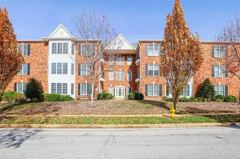 231 Mccullough Ave #2B, Saint Louis, MO 63122