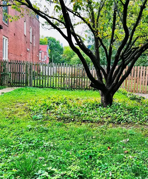 4430 Laclede Ave, Saint Louis, MO 63108