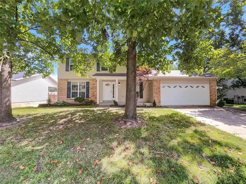 542 Pioneer Dr, Saint Peters, MO 63376