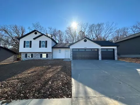 1142 Marathon Dr, Foristell, MO 63348