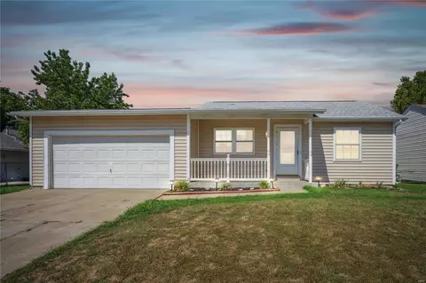 1533 Colgate Dr, Saint Charles, MO 63303