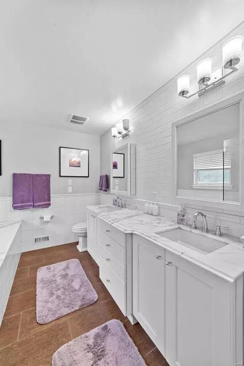 451 Lynwood Forest Dr, Manchester, MO 63021 photo 8