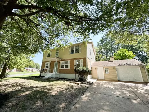 20 St Genevieve Ct, Florissant, MO 63031