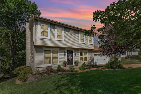 1307 Briarcreek Dr, Kirkwood, MO 63122