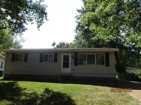 265 Elmdale Dr, Saint Louis, MO 63135