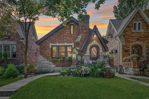 5726 Itaska St, Saint Louis, MO 63109