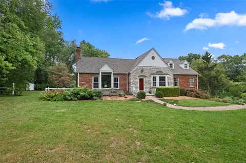 7 Calverton Rd, Saint Louis, MO 63135