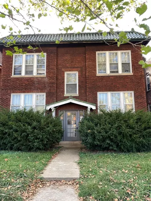5516 S Grand Blvd, Saint Louis, MO 63111