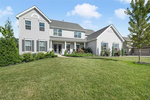 660 Brighton Heights Ct, Des Peres, MO 63131
