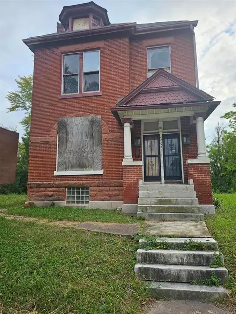4202 W Cook Ave, Saint Louis, MO 63113