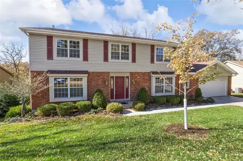 561 Shadowridge Dr, Wildwood, MO 63011
