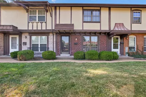 621 Rosetta Dr, Florissant, MO 63031