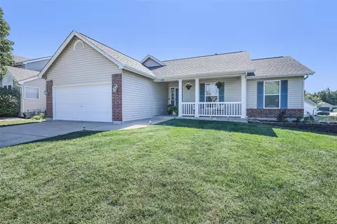 116 Fleur De Lis Dr, Wentzville, MO 63385