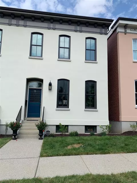 2233 Hickory, Saint Louis, MO 63104