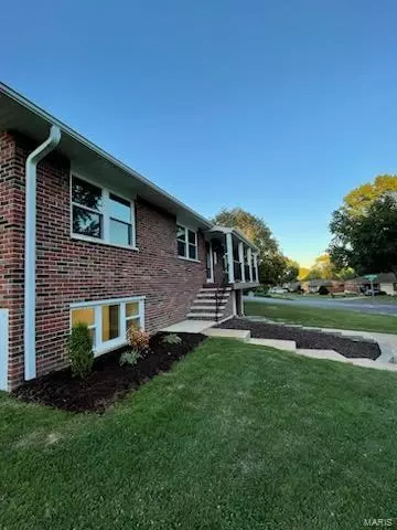 11251 Monte Carlo Dr, Saint Louis, MO 63126 photo 4