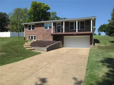11251 Monte Carlo Dr, Saint Louis, MO 63126
