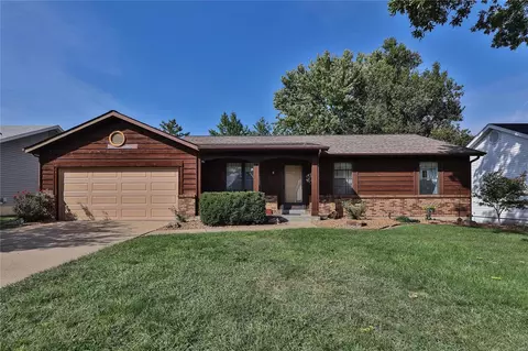 1013 Pasture Ridge Dr, St. Peters, MO 63304