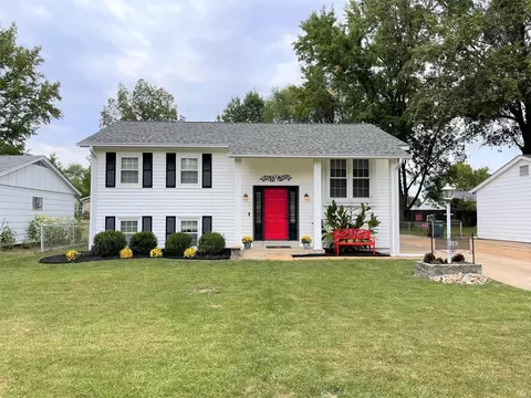 313 Fury Dr, Fenton, MO 63026