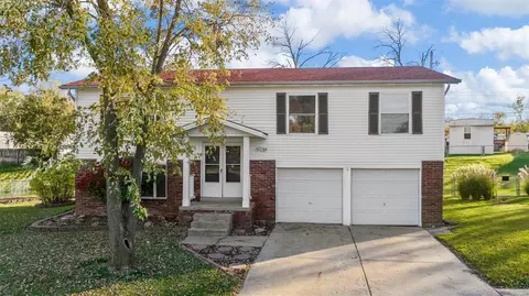 8 Sean Ct, O'fallon, MO 63366