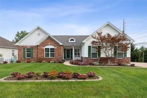 9603 Oakmont Woods Ct, Saint Louis, MO 63126