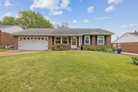 7400 Sharp Ave, Saint Louis, MO 63116
