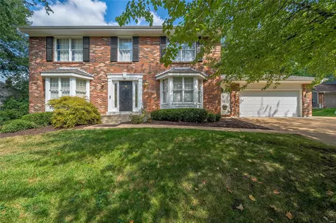 14852 Greenleaf Valley Dr, Chesterfield, MO 63017