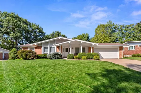 403 Tamarack Dr, Ballwin, MO 63011