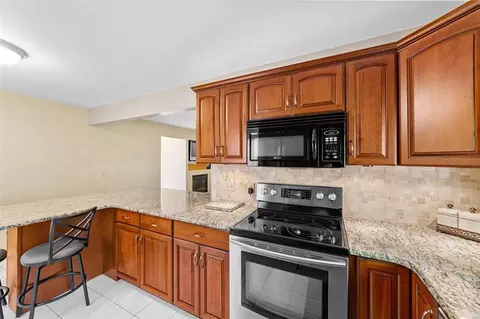 403 Tamarack Dr, Ballwin, MO 63011 photo 7