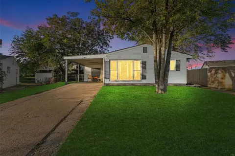 9316 Macon Ave, Saint Louis, MO 63134