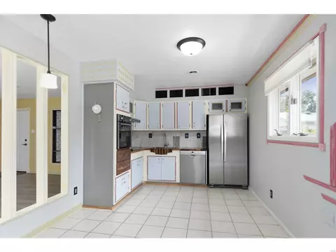 10 W Meadow Ln, Ellisville, MO 63021 photo 5
