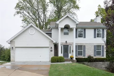 517 Nirk Ave, Saint Louis, MO 63122