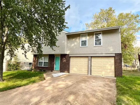 3176 Pinebrook Dr, Arnold, MO 63010 photo 1