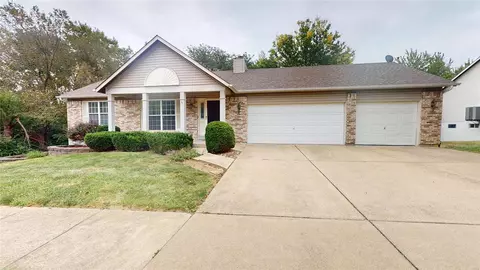 1032 Franko Dr, O'fallon, MO 63366 photo 2