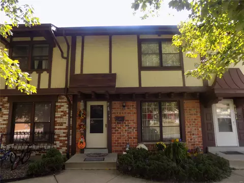 614 Rosetta Dr, Florissant, MO 63031